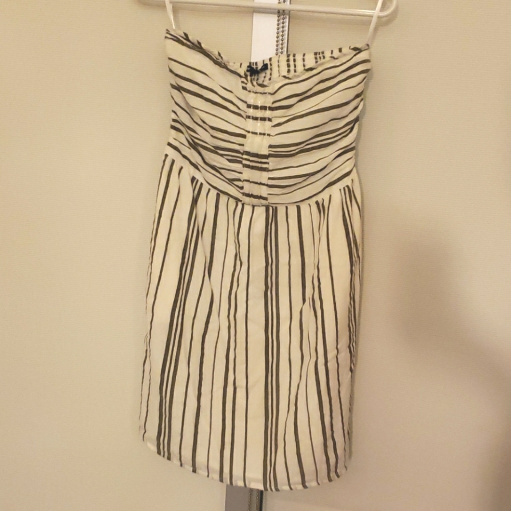 NWT Gap white and gray striped dress